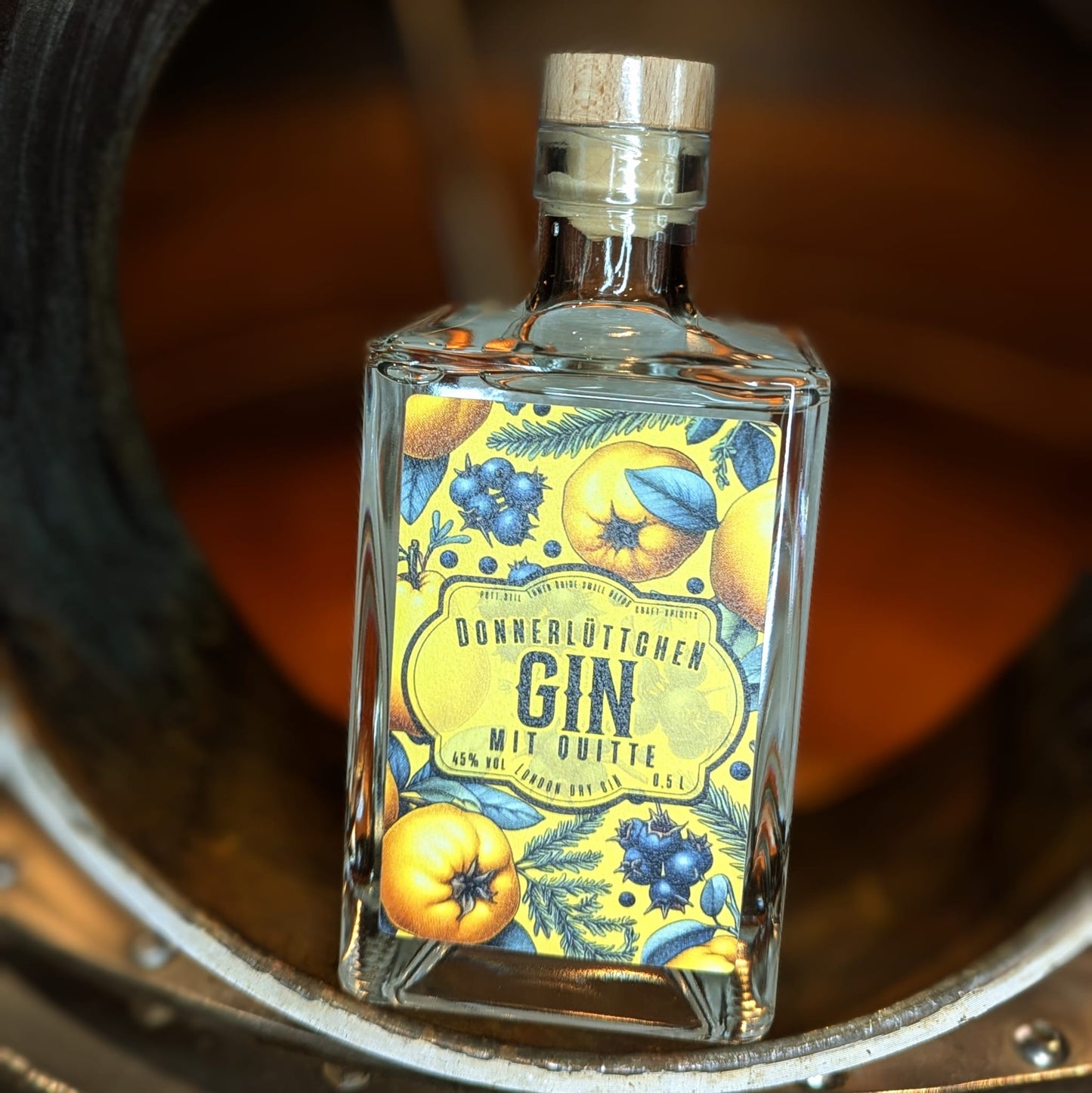 Donnerlüttchen, der Quitten Gin handgemacht in der POTT.STIL Spezialitätenbrennerei Neukirchen-Vluyn.