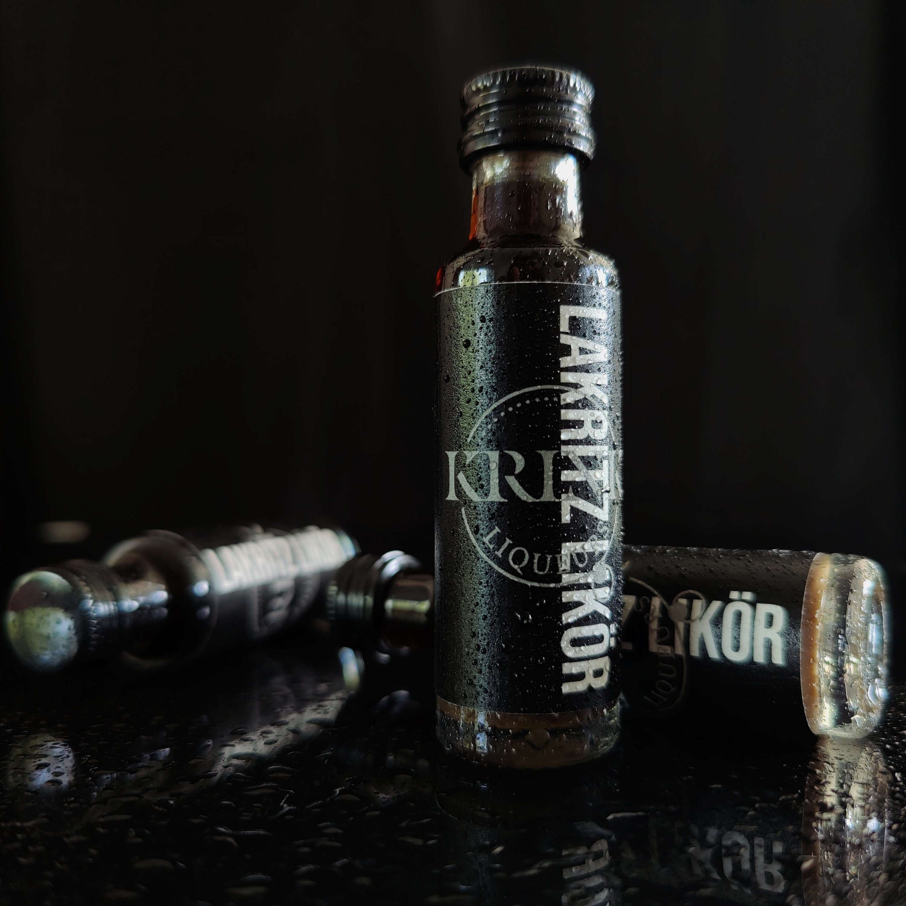 Lakritzlikör 2cl 25% vol – POTT.STIL Spezialitätenbrennerei Lakritzlikör 2cl 25% vol – POTT.STIL Spezialitätenbrennerei